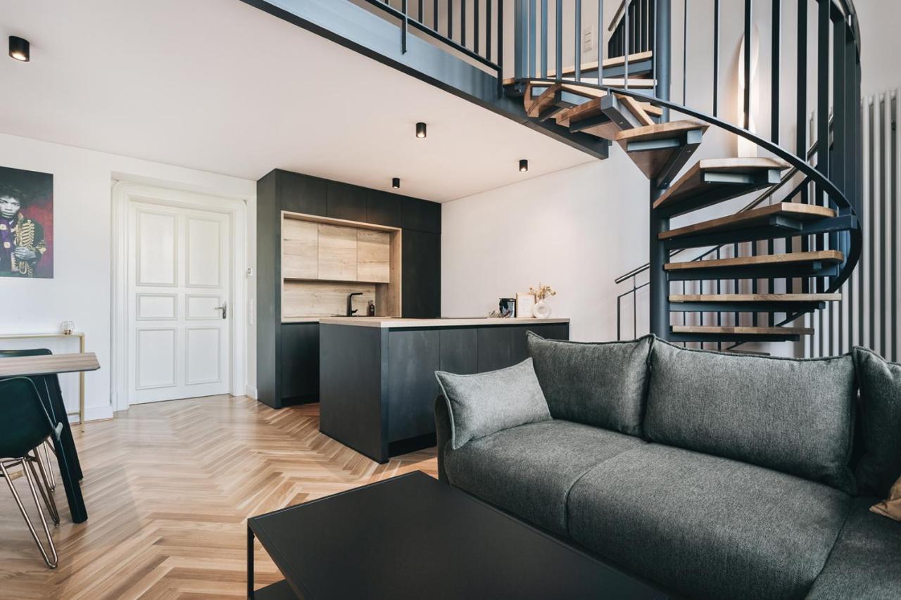 NEU! Palais Residenz Dresden direkt im Zentrum inklusive Netflix Exterior foto