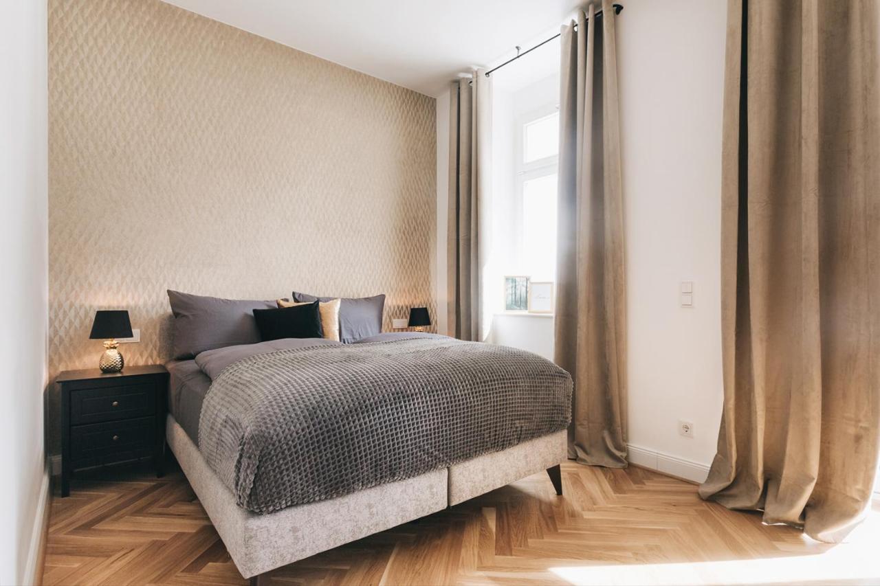 NEU! Palais Residenz Dresden direkt im Zentrum inklusive Netflix Exterior foto